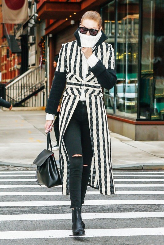 77+ Elegant Striped Outfit Ideas and Ways to Wear Stripes | Pouted.com