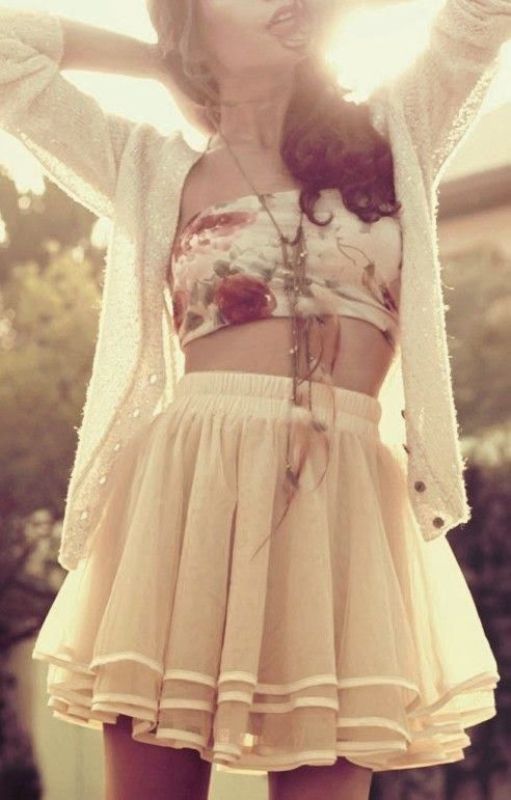 floral-outfits-164 84+ Breathtaking Floral Outfit Ideas for All Seasons