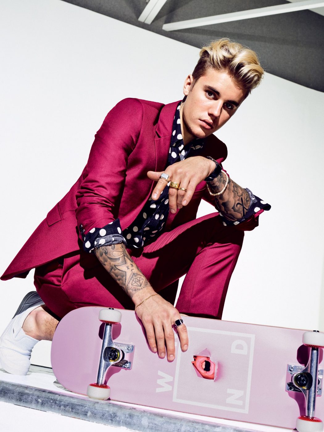 15 Male Celebrities Fashion Trends for Summer 26 justin bieber gq 0316 05 15 Male Celebrities Fashion Trends for Summer - 26