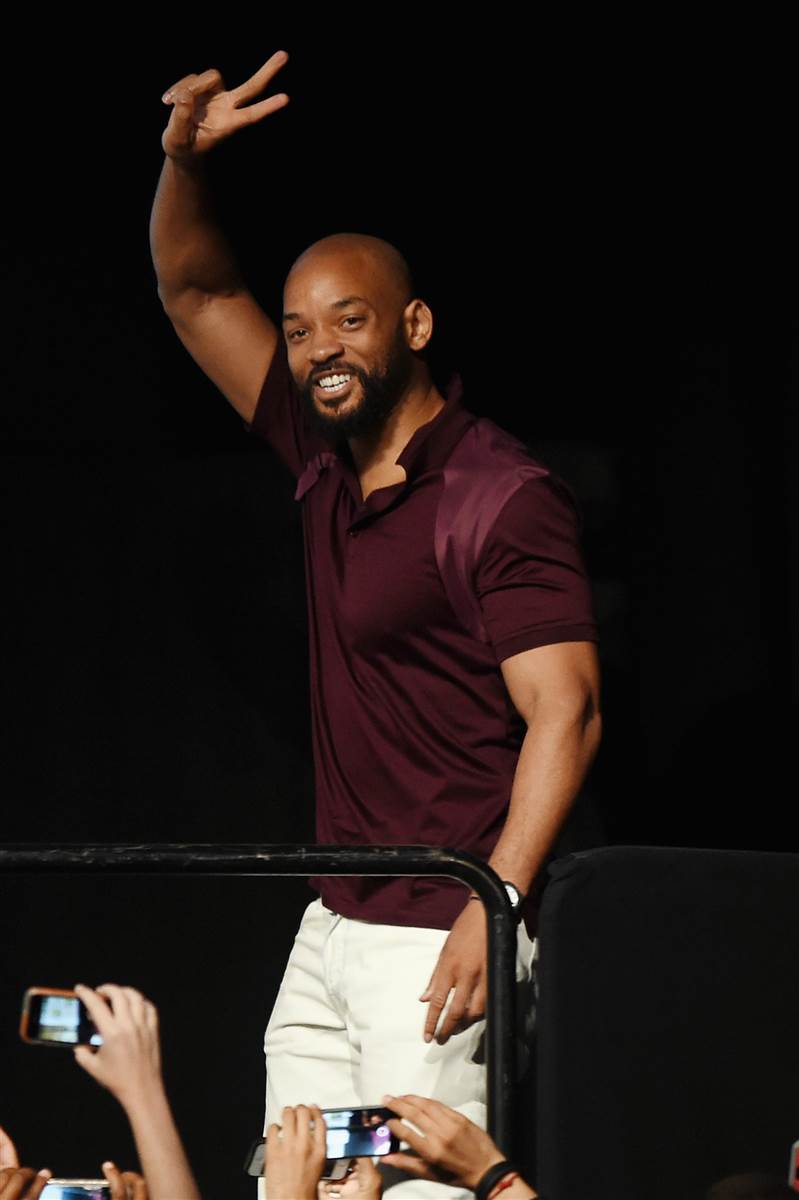 15 Male Celebrities Fashion Trends for Summer 53 ss 160104 will smith 30 58043309af370346a4ab50a494dacc25.today ss slide desktop 15 Male Celebrities Fashion Trends for Summer - 53