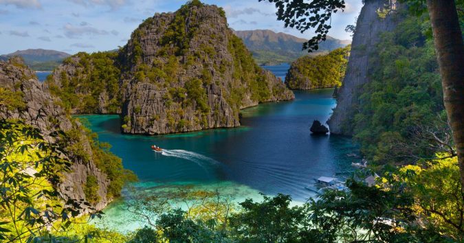 Coron-Island-Palawan-675x354 Top 10 Most Attractive Places you Should Visit in Philippines