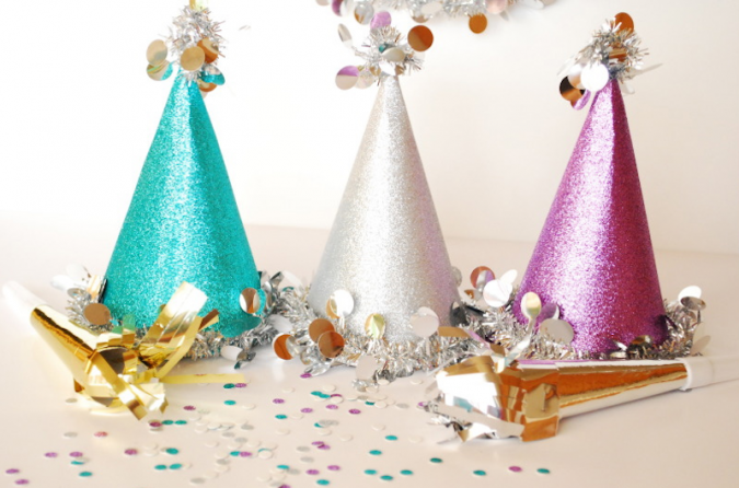 Hats-for-the-New-Year-675x446 25+ New Year Eve Decoration Ideas for a Blasting Party