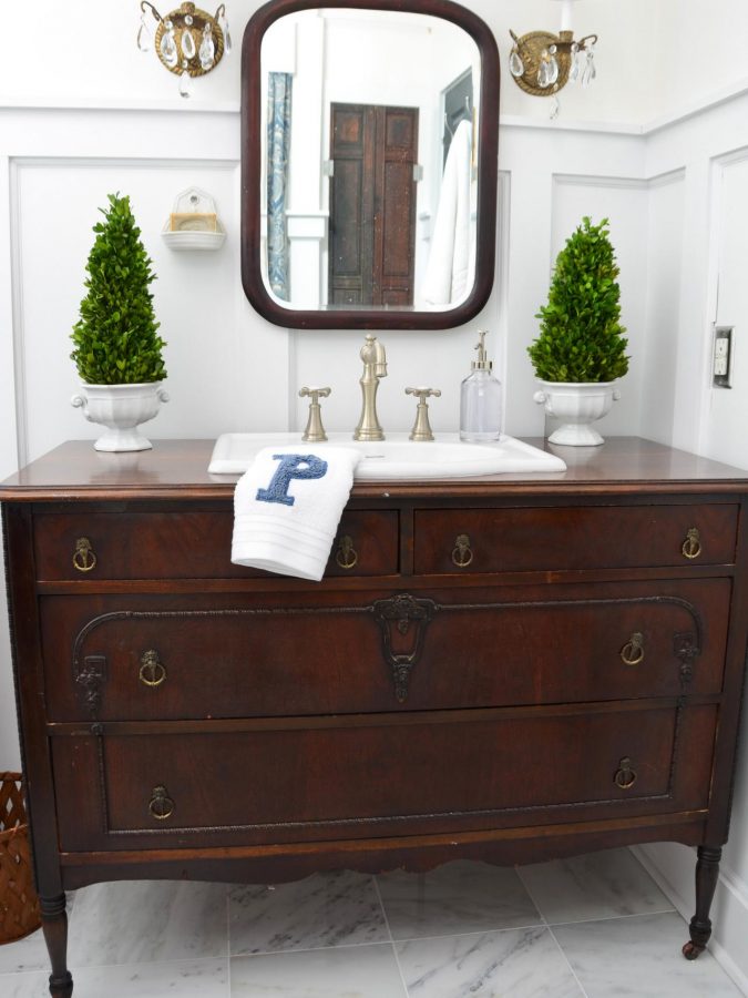 Original Marian Parsons Dresser Vanity Beauty 15 Stylish Bedroom & Bathroom Vanities DIY Ideas - 18