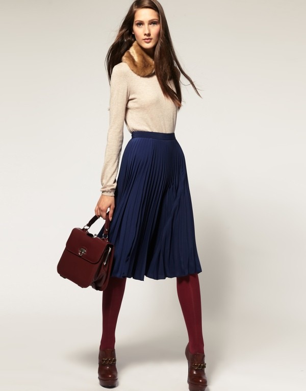 boots-and-tights-9-2 83+ Fall & Winter Office Outfit Ideas for Business Ladies in 2022