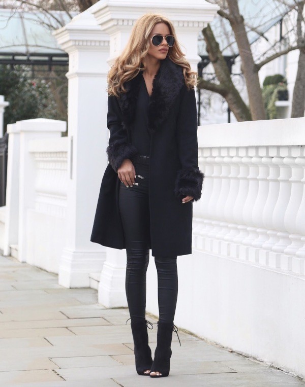 coats-and-jackets-10-2 83+ Fall & Winter Office Outfit Ideas for Business Ladies in 2022