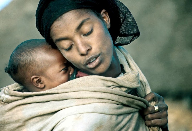 motherhood 16 78+ Heart-touching Photos of Mothers and Their Babies - 19