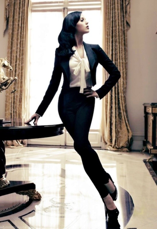 87+ Elegant Office Outfit Ideas for Business Ladies 58 pantsuits 7 1 87+ Elegant Office Outfit Ideas for Business Ladies - 58