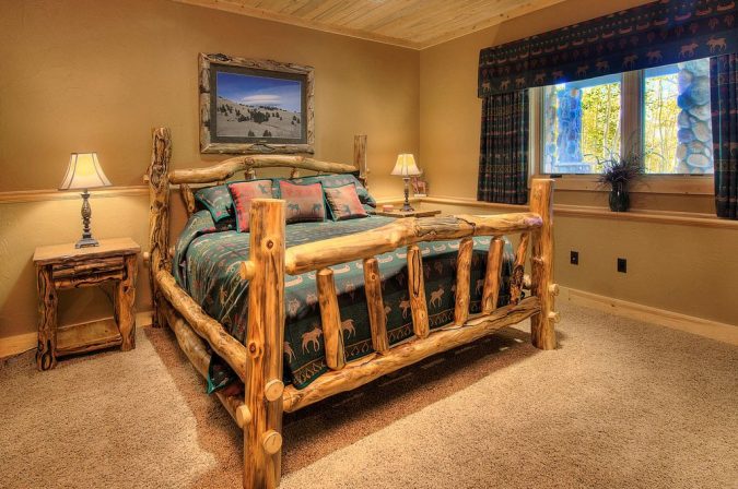 11 Charming Rustic Home Decors & Living Sets Trends 7 rustic master bedroom with crown molding 11 Charming Rustic Home Decors & Living Sets Trends - 7