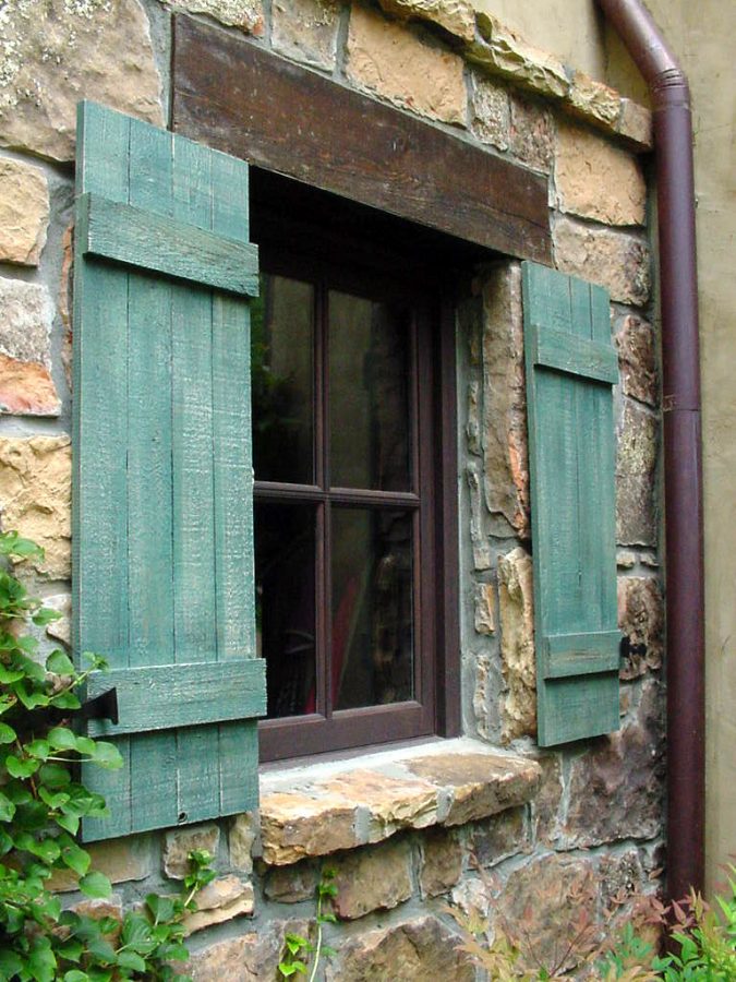 11 Charming Rustic Home Decors & Living Sets Trends 4 rustic shutters 11 Charming Rustic Home Decors & Living Sets Trends - 4