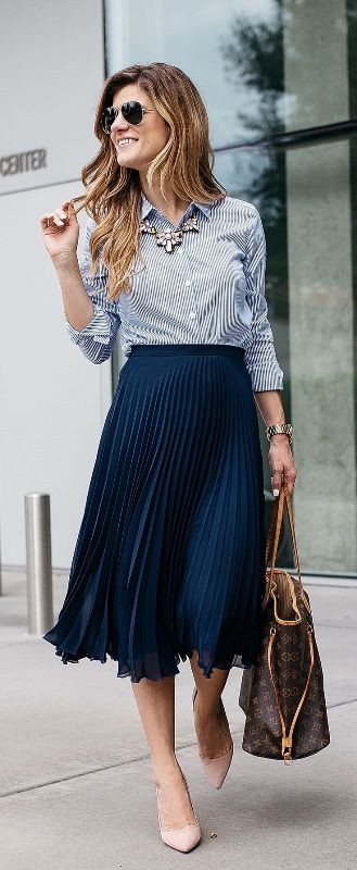 skirts-for-work-4-1 87+ Elegant Office Outfit Ideas for Business Ladies in 2021