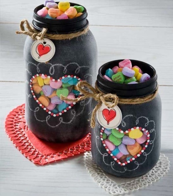 35 Unexpected & Creative Handmade Mother's Day Gift Ideas 13 Mothers Day Chalkboard Mason Jars 35 Unexpected & Creative Handmade Mother's Day Gift Ideas - 13