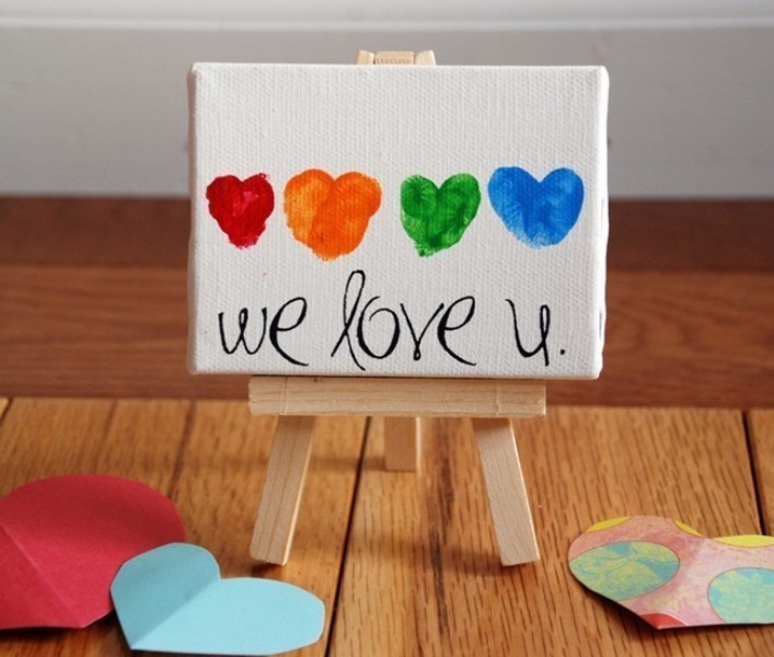 35 Unexpected & Creative Handmade Mother's Day Gift Ideas 46 Mothers Day Fingerprint Heart Canvas 35 Unexpected & Creative Handmade Mother's Day Gift Ideas - 46