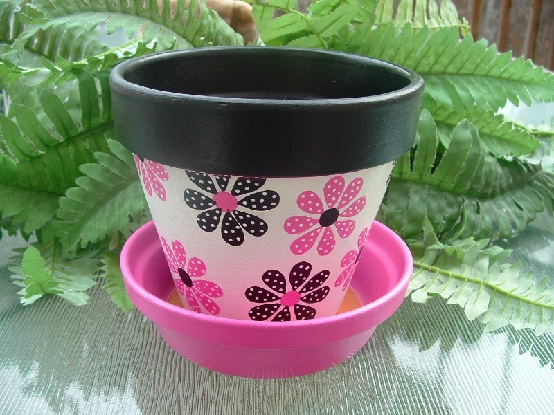 35 Unexpected & Creative Handmade Mother's Day Gift Ideas 105 Mothers Day plant pots 6 35 Unexpected & Creative Handmade Mother's Day Gift Ideas - 105