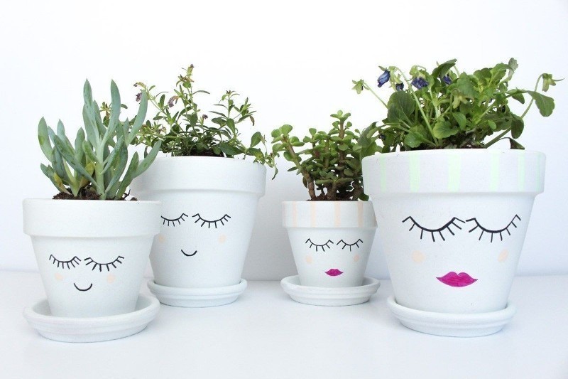 Mothers-Day-plant-pots-8 35 Unexpected & Creative Handmade Mother's Day Gift Ideas