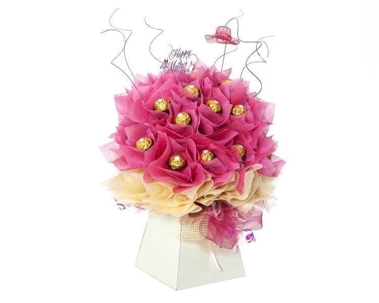 35 Unexpected & Creative Handmade Mother's Day Gift Ideas 49 chocolate floral bouquet 35 Unexpected & Creative Handmade Mother's Day Gift Ideas - 49