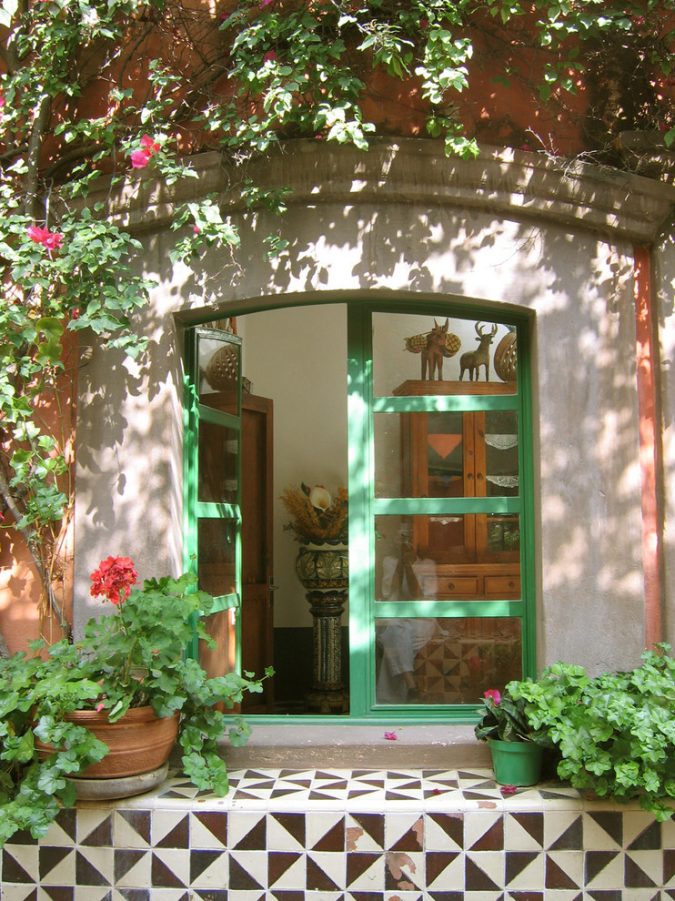 15+ Interior Design Tips from Experts 5 colored windows trims 15+ Interior Design Tips from Experts - 5