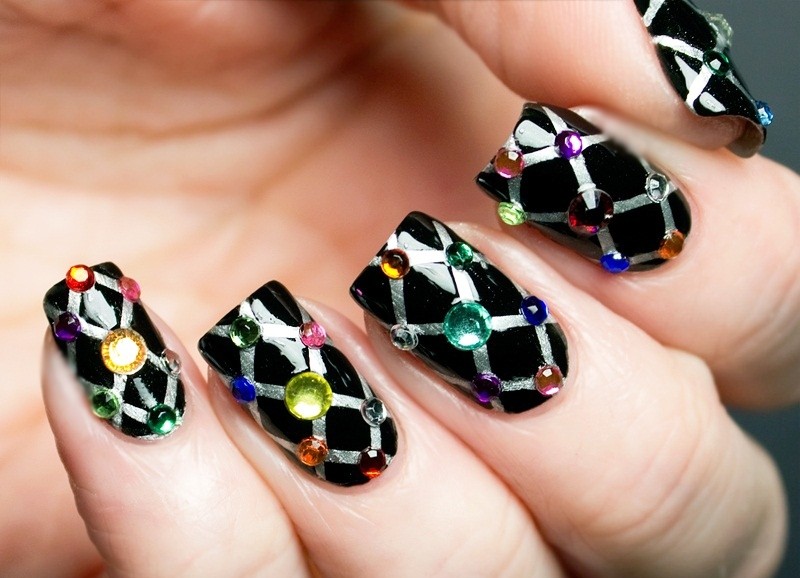 embellished-nails-21 16+ Lovely Nail Polish Trends for Spring & Summer 2022