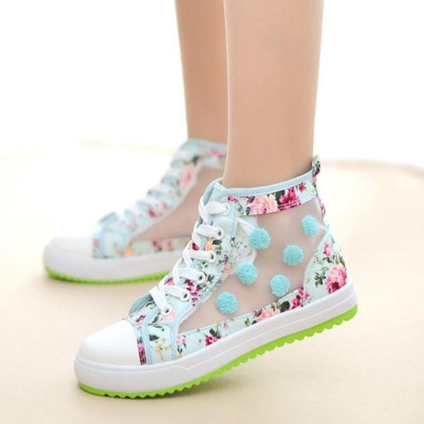 fashionable-sneakers-2 Top 10 Catchiest Spring / Summer Shoe Trends for Women 2022
