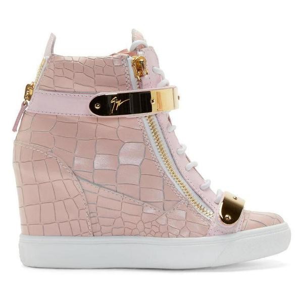 fashionable sneakers Top 10 Catchiest Spring / Summer Shoe Trends for Women - 180