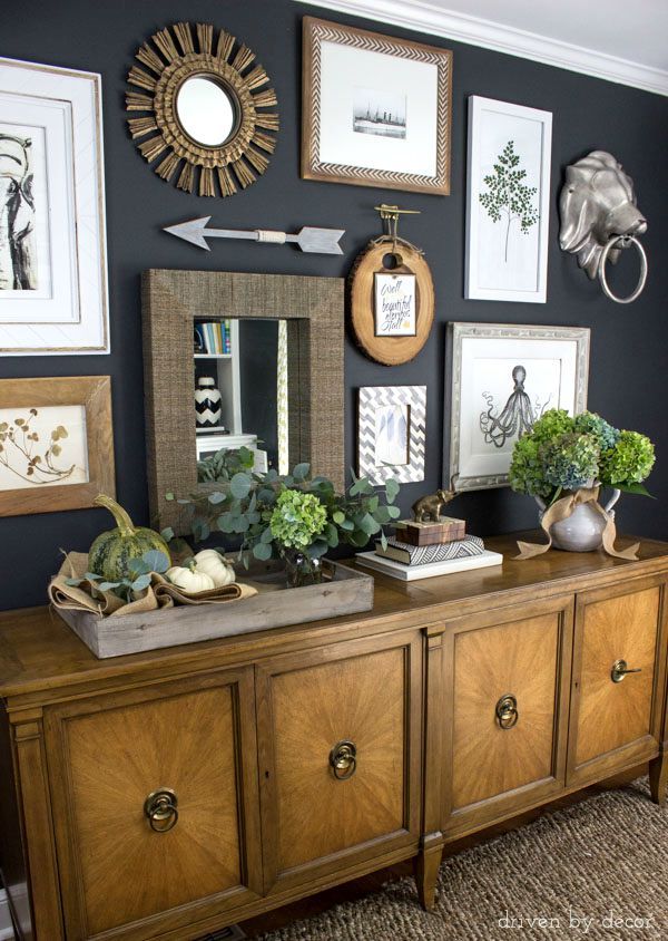 gallery wall 5 Outdated Home Decor Trends That Are Coming Again - 46
