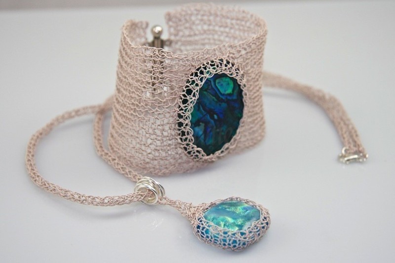 handmade jewelry 9 35 Unexpected & Creative Handmade Mother's Day Gift Ideas - 126