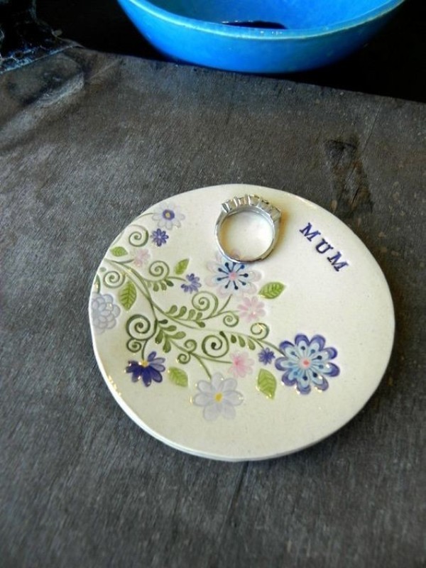 35 Unexpected & Creative Handmade Mother's Day Gift Ideas 110 handmade jewelry dish 2 35 Unexpected & Creative Handmade Mother's Day Gift Ideas - 110