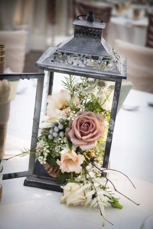 79+ Insanely Stunning Wedding Centerpiece Ideas 25 lantern wedding centerpieces 6 79+ Insanely Stunning Wedding Centerpiece Ideas - 25