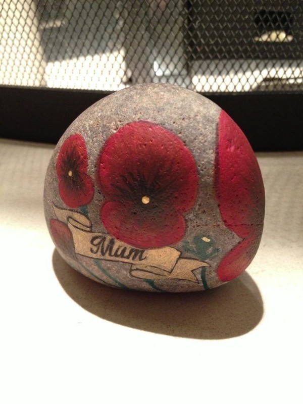 35 Unexpected & Creative Handmade Mother's Day Gift Ideas 34 mothers day stone art 8 35 Unexpected & Creative Handmade Mother's Day Gift Ideas - 34