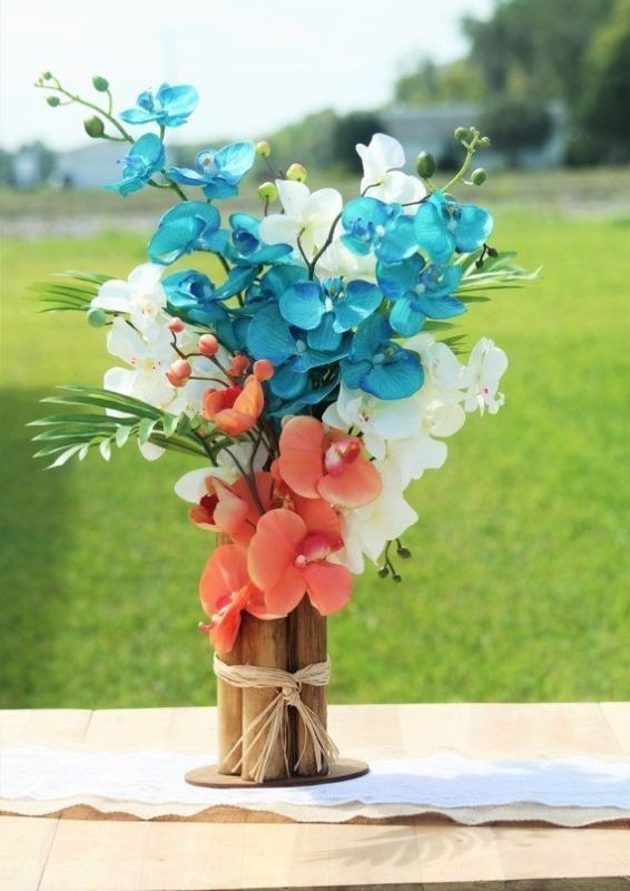 79+ Insanely Stunning Wedding Centerpiece Ideas 60 non traditional wedding vases 23 79+ Insanely Stunning Wedding Centerpiece Ideas - 60