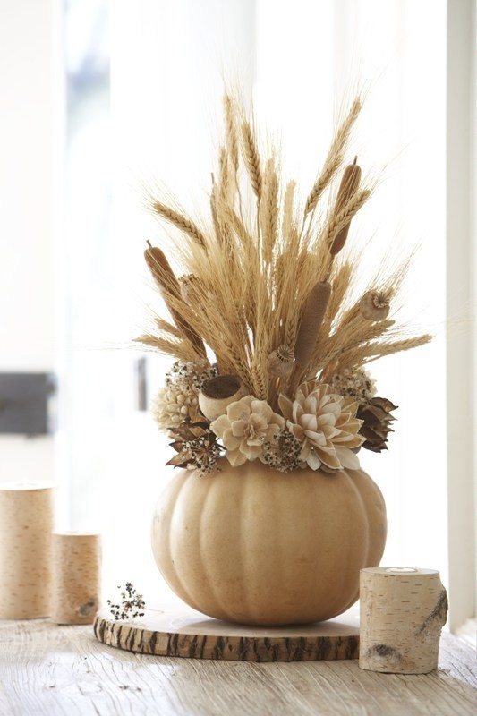 79+ Insanely Stunning Wedding Centerpiece Ideas 29 pumpkin wedding centerpieces 3 79+ Insanely Stunning Wedding Centerpiece Ideas - 29