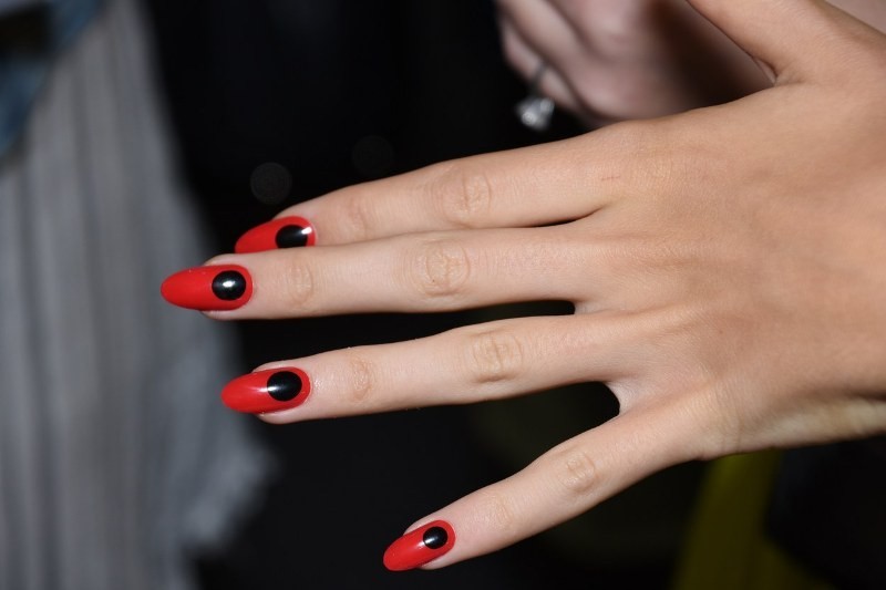 16+ Lovely Nail Polish Trends for Spring & Summer 219 red nails 5 16+ Lovely Nail Polish Trends for Spring & Summer - 219