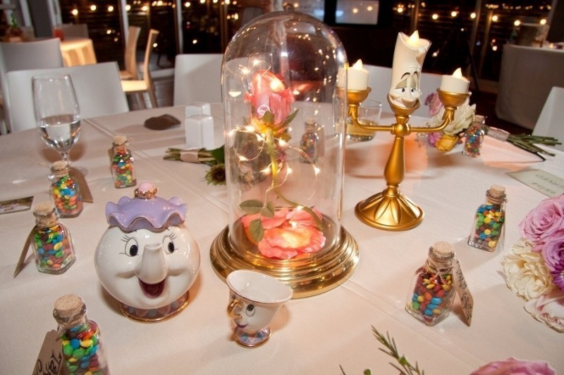 79+ Insanely Stunning Wedding Centerpiece Ideas 124 single flower wedding centerpieces 14 79+ Insanely Stunning Wedding Centerpiece Ideas - 124