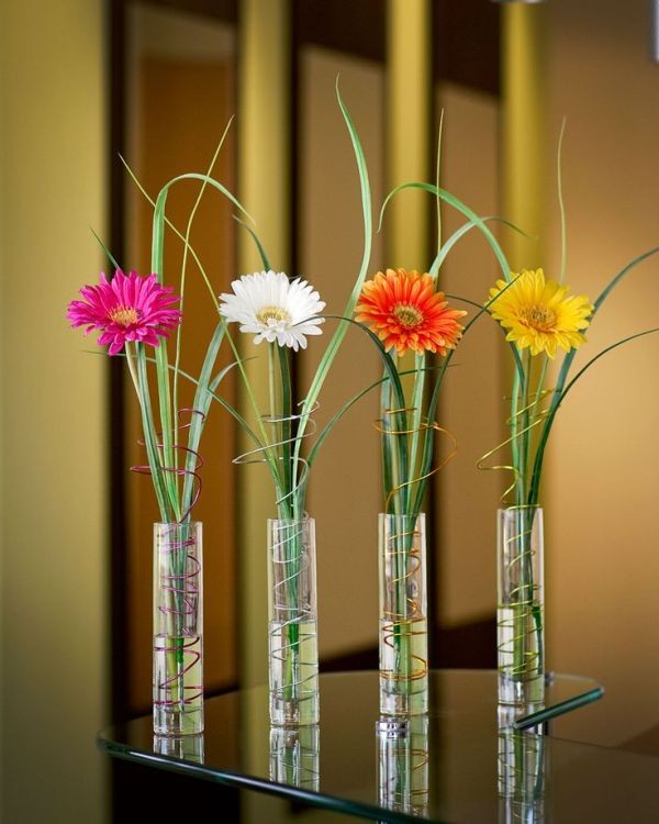 79+ Insanely Stunning Wedding Centerpiece Ideas 119 single flower wedding centerpieces 9 79+ Insanely Stunning Wedding Centerpiece Ideas - 119