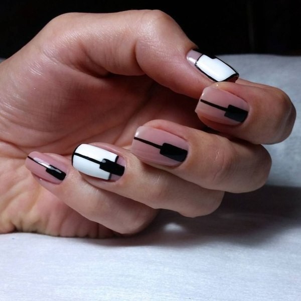 striped-nails-18 16+ Lovely Nail Polish Trends for Spring & Summer 2022