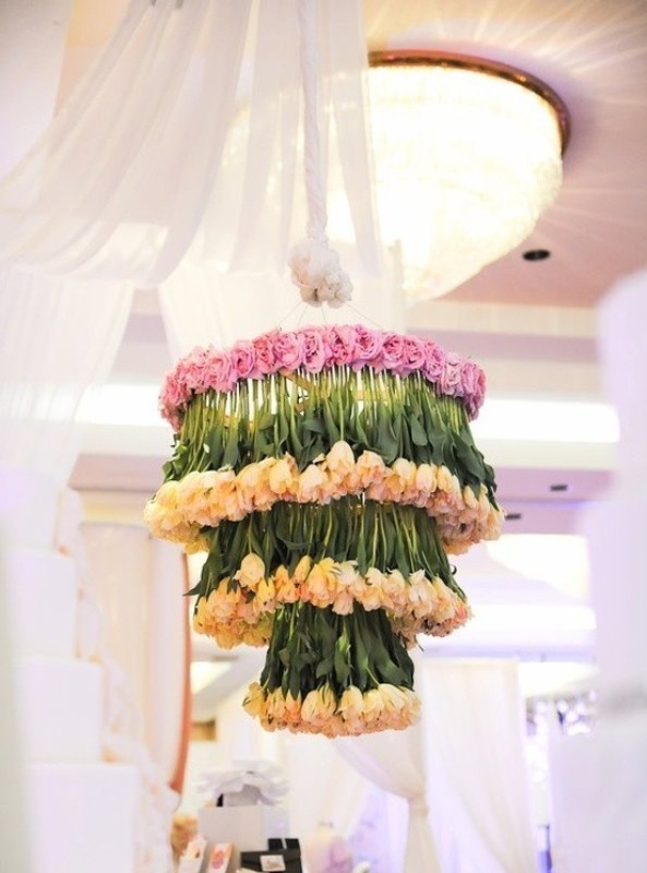 79+ Insanely Stunning Wedding Centerpiece Ideas 91 suspended wedding centerpieces 5 79+ Insanely Stunning Wedding Centerpiece Ideas - 91