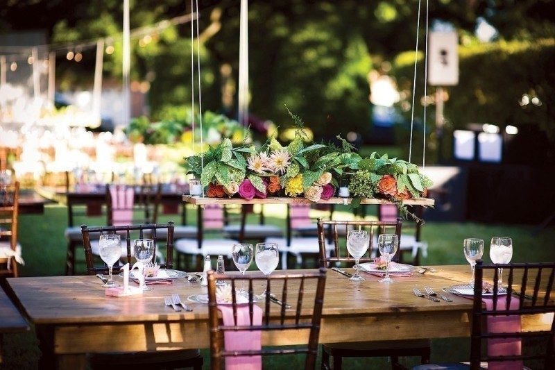 79+ Insanely Stunning Wedding Centerpiece Ideas 93 suspended wedding centerpieces 7 79+ Insanely Stunning Wedding Centerpiece Ideas - 93
