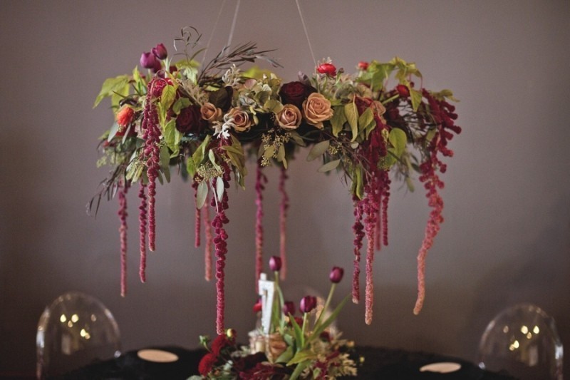 79+ Insanely Stunning Wedding Centerpiece Ideas 94 suspended wedding centerpieces 8 79+ Insanely Stunning Wedding Centerpiece Ideas - 94