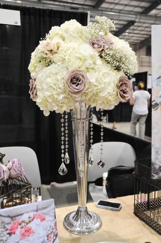 79+ Insanely Stunning Wedding Centerpiece Ideas 126 tall wedding centerpieces 1 79+ Insanely Stunning Wedding Centerpiece Ideas - 126