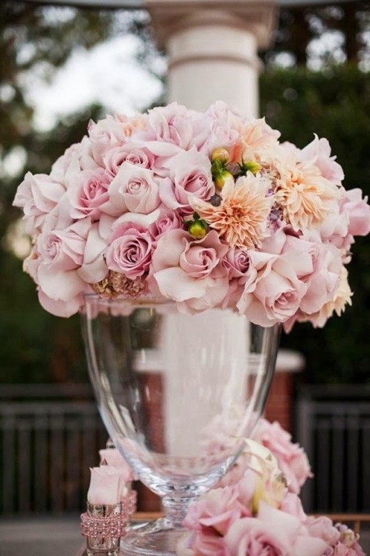 79+ Insanely Stunning Wedding Centerpiece Ideas 141 tall wedding centerpieces 16 79+ Insanely Stunning Wedding Centerpiece Ideas - 141