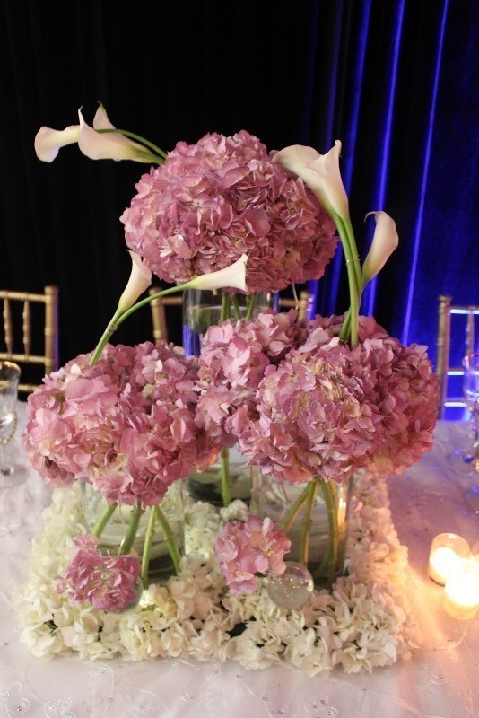 79+ Insanely Stunning Wedding Centerpiece Ideas 150 tall wedding centerpieces 25 79+ Insanely Stunning Wedding Centerpiece Ideas - 150