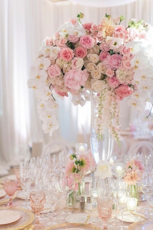 79+ Insanely Stunning Wedding Centerpiece Ideas 152 tall wedding centerpieces 27 79+ Insanely Stunning Wedding Centerpiece Ideas - 152