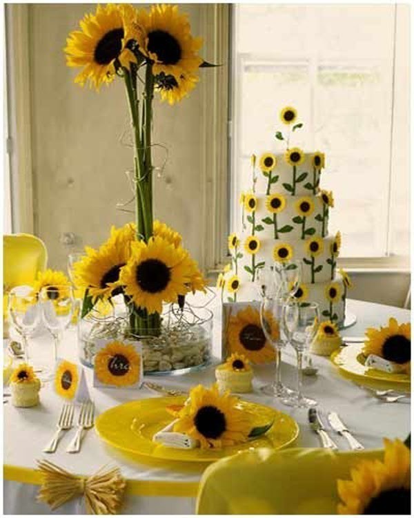 79+ Insanely Stunning Wedding Centerpiece Ideas 156 tall wedding centerpieces 31 79+ Insanely Stunning Wedding Centerpiece Ideas - 156