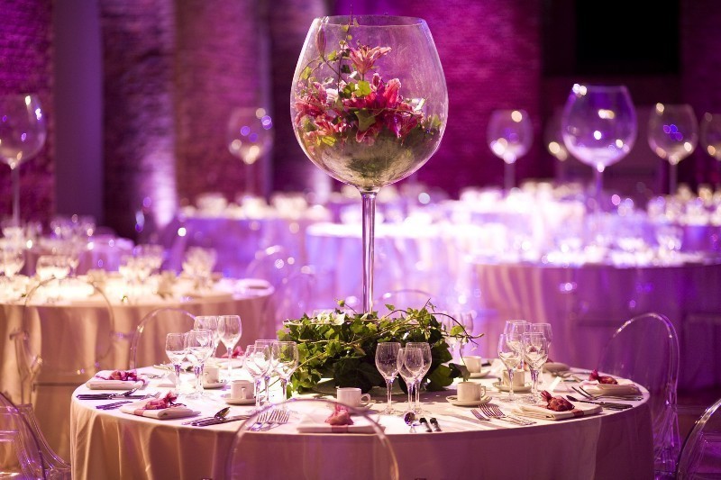 79+ Insanely Stunning Wedding Centerpiece Ideas 160 tall wedding centerpieces 35 79+ Insanely Stunning Wedding Centerpiece Ideas - 160
