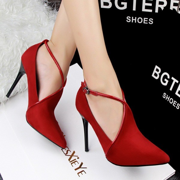 thin heels 16 Top 10 Catchiest Spring / Summer Shoe Trends for Women - 28