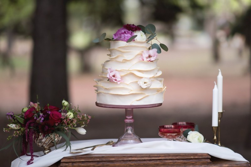 wedding cakes 9 88+ Unique Ideas for Decorating Your Outdoor Wedding - 88