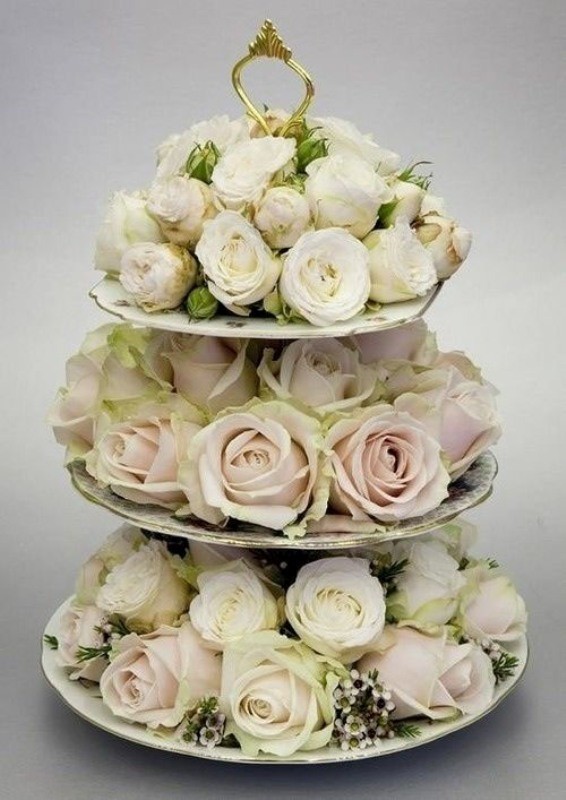 79+ Insanely Stunning Wedding Centerpiece Ideas 183 wedding centerpiece ideas 21 79+ Insanely Stunning Wedding Centerpiece Ideas - 183
