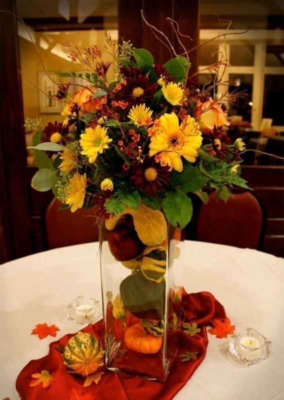 79+ Insanely Stunning Wedding Centerpiece Ideas 184 wedding centerpiece ideas 22 79+ Insanely Stunning Wedding Centerpiece Ideas - 184