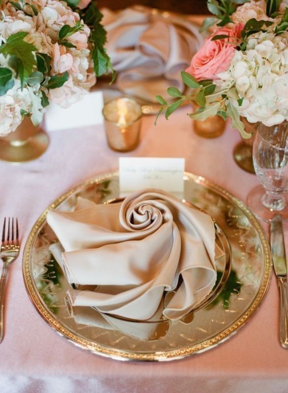 79+ Insanely Stunning Wedding Centerpiece Ideas 187 wedding centerpiece ideas 25 79+ Insanely Stunning Wedding Centerpiece Ideas - 187