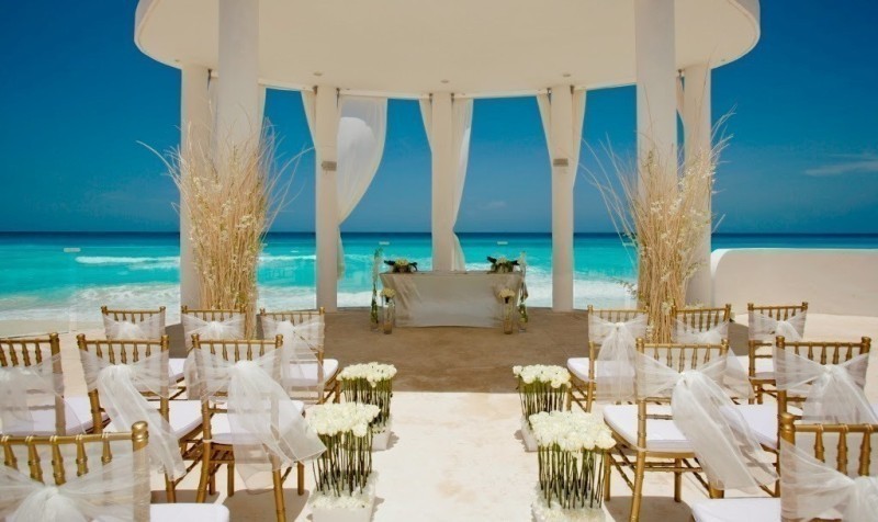 88+ Unique Ideas for Decorating Your Outdoor Wedding 27 wedding chair decoration ideas 16 88+ Unique Ideas for Decorating Your Outdoor Wedding - 27