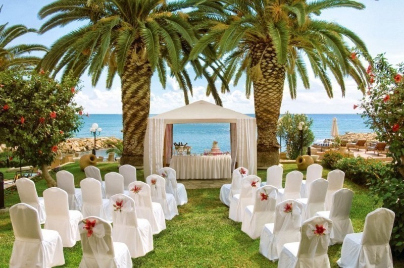 88+ Unique Ideas for Decorating Your Outdoor Wedding 28 wedding chair decoration ideas 17 88+ Unique Ideas for Decorating Your Outdoor Wedding - 28